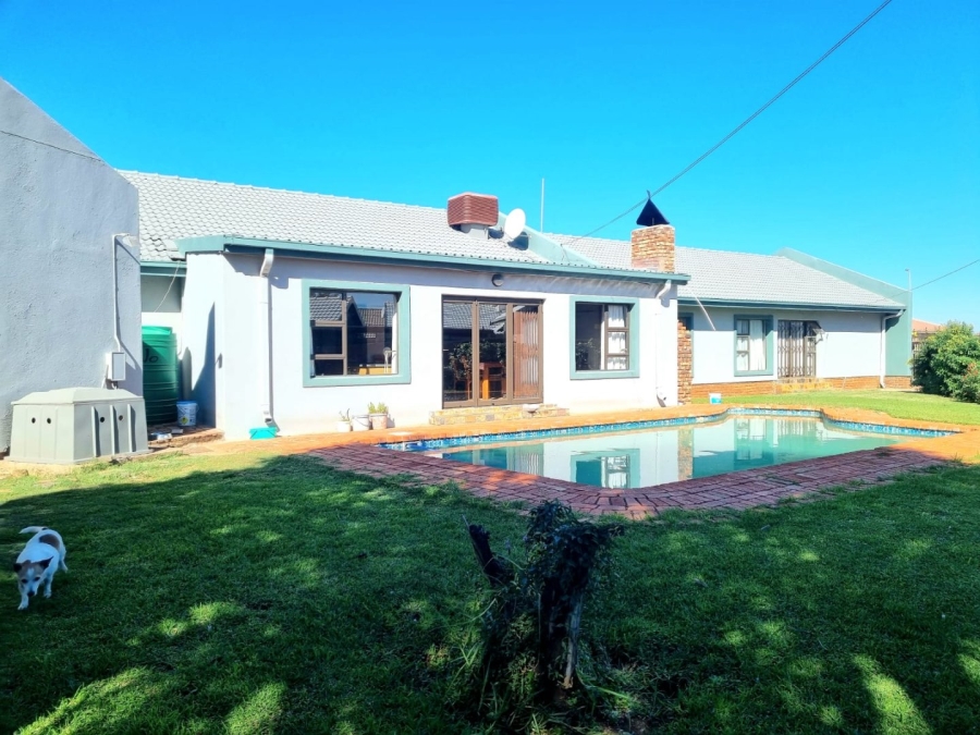 4 Bedroom Property for Sale in El Toro Park Northern Cape